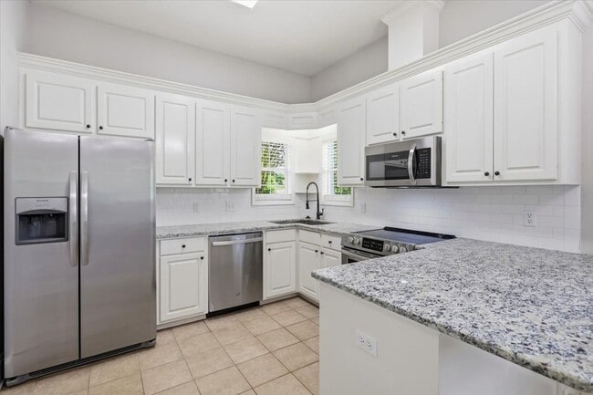 Building Photo - Charming Brandon Home for Rent