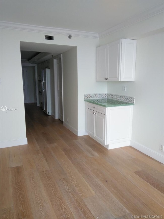 Building Photo - 400 N Flagler Dr