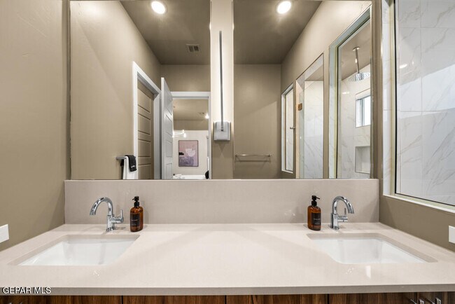 Building Photo - 828 Acton St