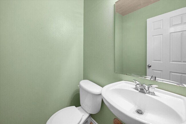 Building Photo - 3685 S Creekwood Way