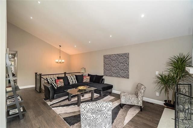 Building Photo - 429 Londondary Dr