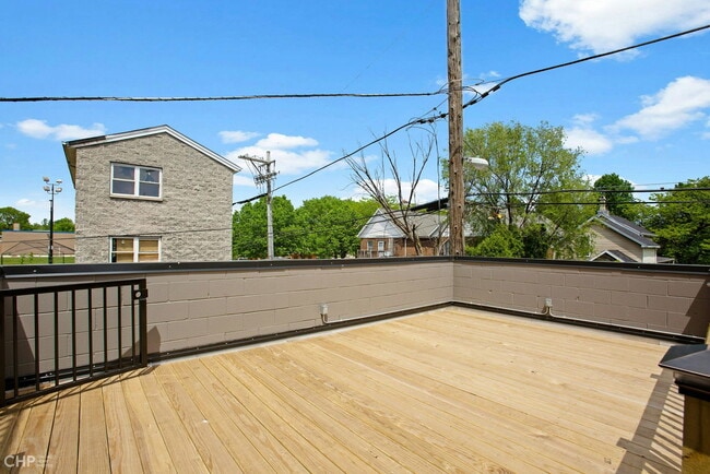 Building Photo - 211 S Hamilton Ave