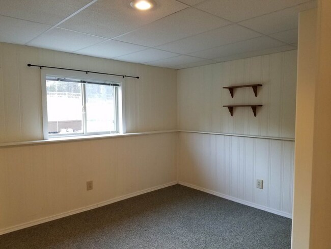 Building Photo - 28413 N Selkirk View Dr