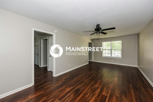 Building Photo - 4 Bedroom Pet-Friendly Home in Hermitage, TN with Main Street Renewal