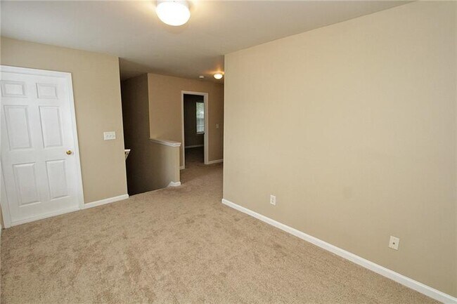 Building Photo - 4739 Autumn Rose Trail