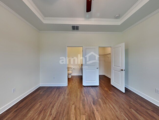Building Photo - 1036 Walden Pond Dr