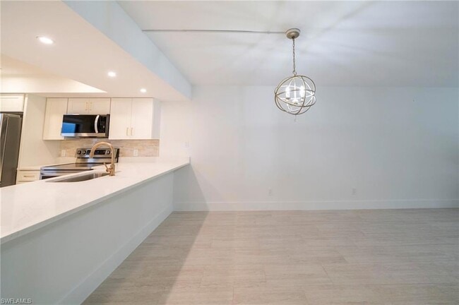 Building Photo - 17456 Silver Fox Dr