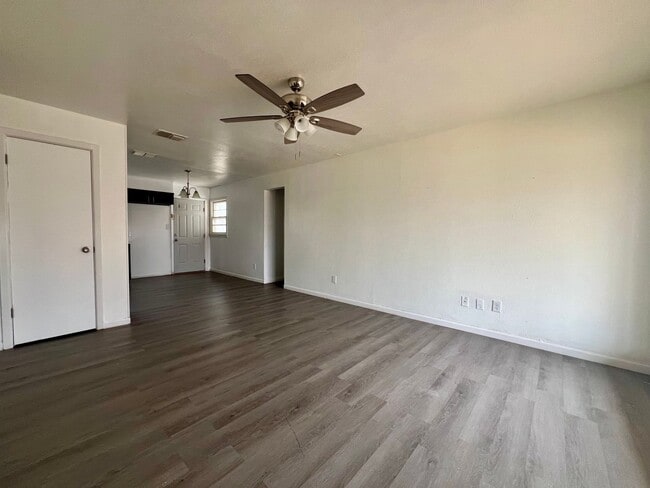 Building Photo - Charming 3 Bedroom Home in Brownfield!