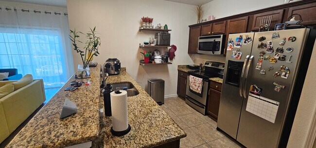 Building Photo - 4911 Key Lime Dr