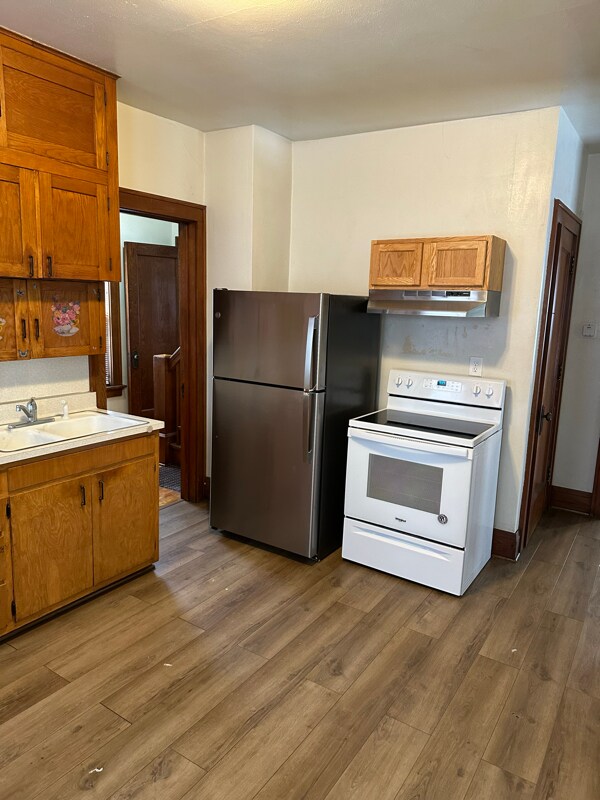 Building Photo - 616 Dekalb St