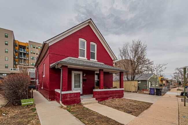 Building Photo - 4BD, 2BA Sun Valley Home with Large Driveway for Parking