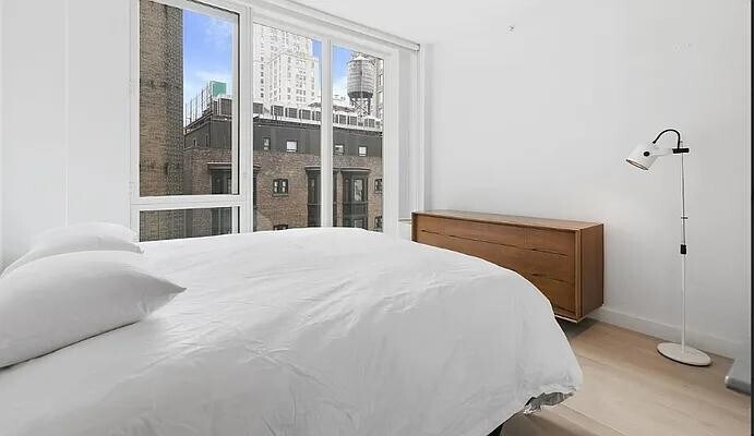 Building Photo - 241 Fifth Avenue