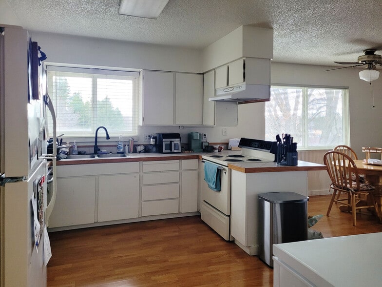 Building Photo - 651 N Hayes St