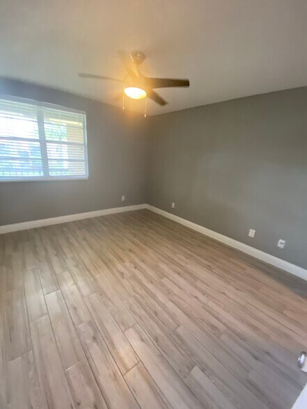 Building Photo - 1239 SW 46th Ave