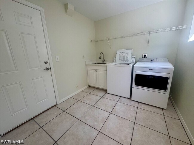 Building Photo - 10650 Ragsdale St