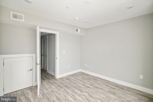 Building Photo - 1443 N 8th St