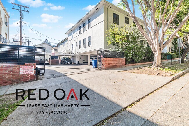 Building Photo - 1323 N Harper Ave