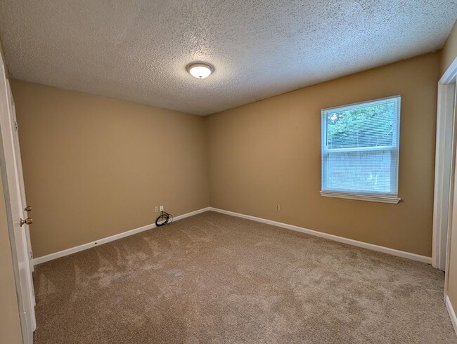 Building Photo - 124 Westscott Dr