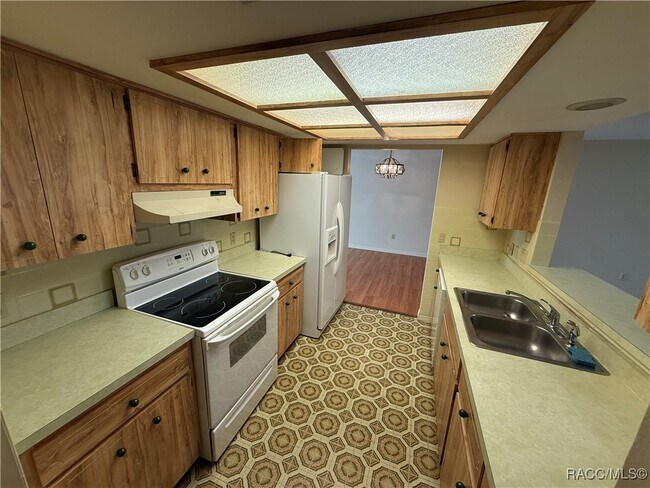 Building Photo - 6191 E Tenison St