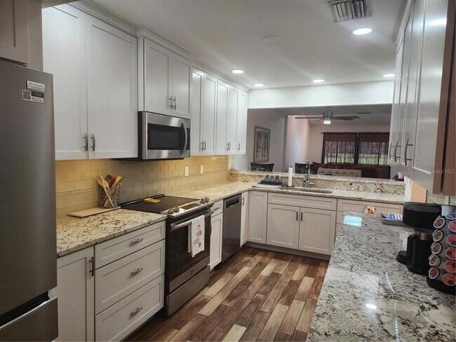 Building Photo - 3411 Avenida Madera