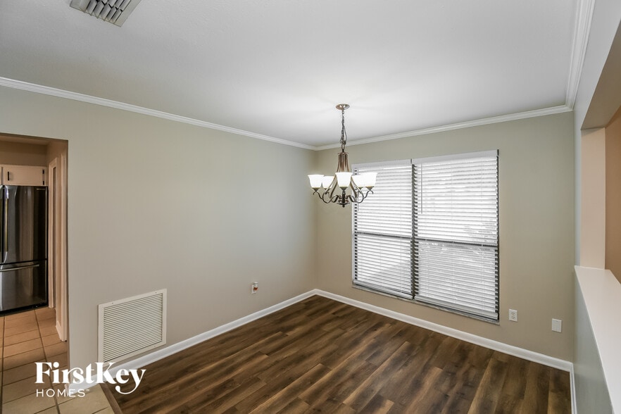 Building Photo - 10849 Knottingby Dr