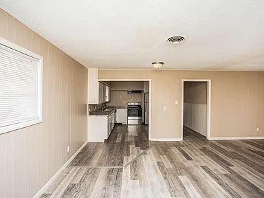 Building Photo - Wonderful 4 bedroom, 3 bathroom home!