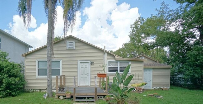Building Photo - 810 W Woodlawn Ave