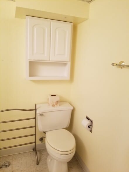 Building Photo - 1728 Middle Rd