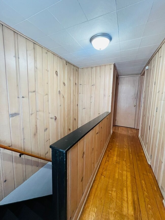 Building Photo - Elegant 4-bedroom Home with Chef’s Kitchen, 2 Full Bath, and Two-Car Garage