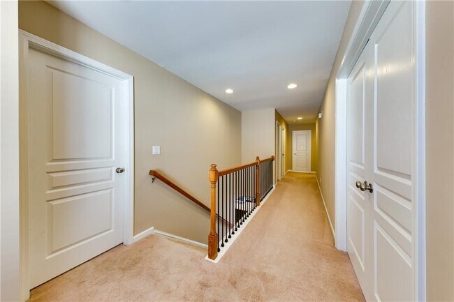 Building Photo - 7245 Rocking Horse Ln