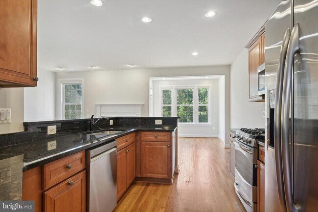 Building Photo - 47581 Royal Burnham Terrace