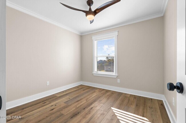 Building Photo - 1335 Capri Dr