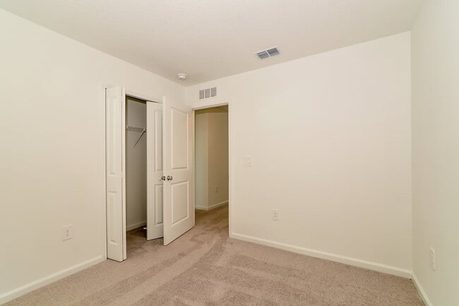 Building Photo - 2219 Rock Dr