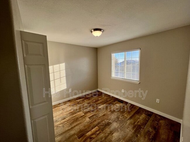 Building Photo - 1715 86th Ave