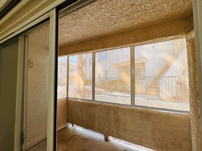 Building Photo - 2 bedroom, 2-bathroom condo for rent