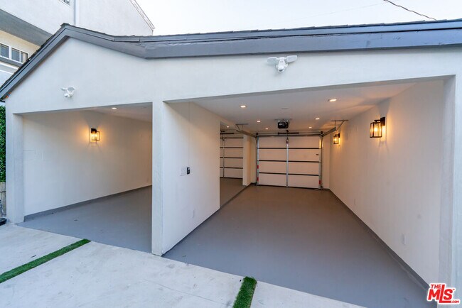 Building Photo - 9511 National Blvd