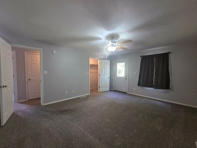 Building Photo - 906 Whitetail Ct