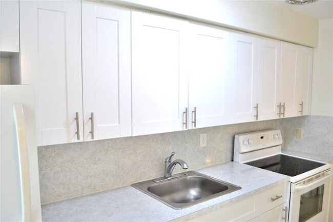 Building Photo - 4209 NE 21st Ave