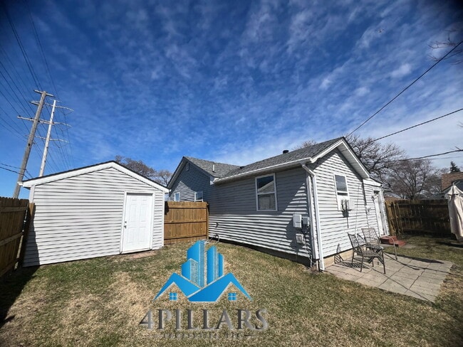 Building Photo - 2612 Vine Ct