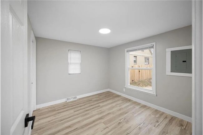 Building Photo - 514 Conrad Ave