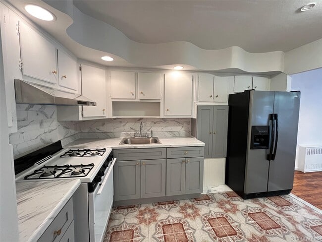 Building Photo - 2077 E 54th St