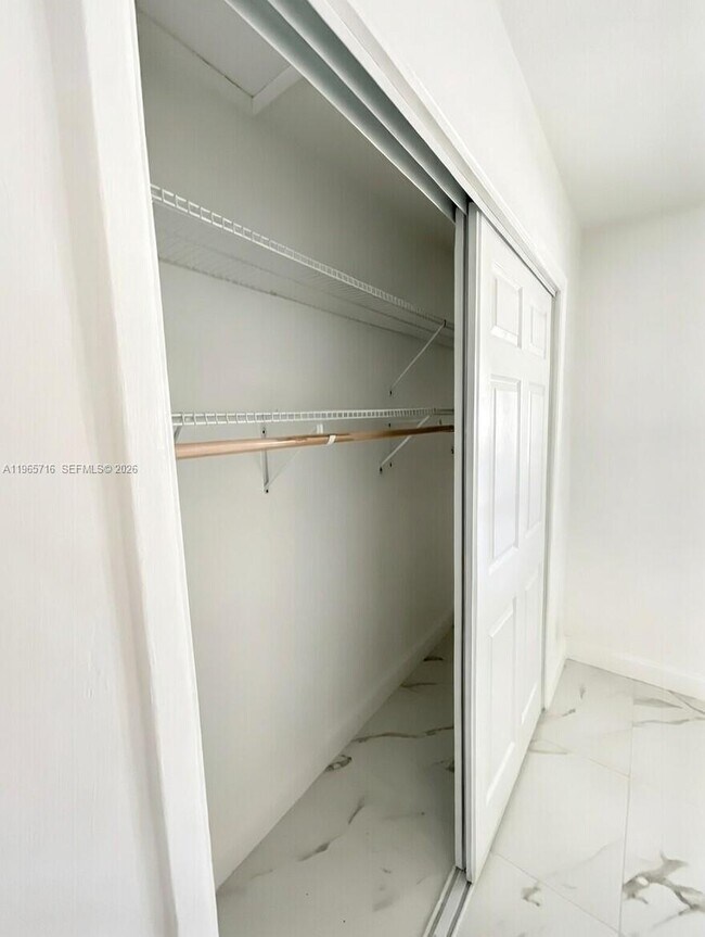 Building Photo - 2308 NW 3rd Ave