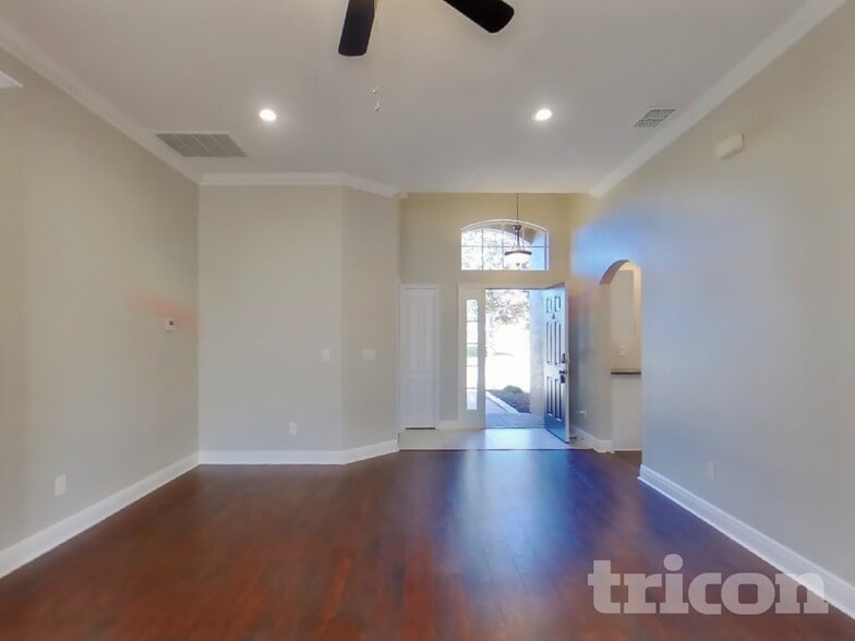 Building Photo - 15206 Markham Dr
