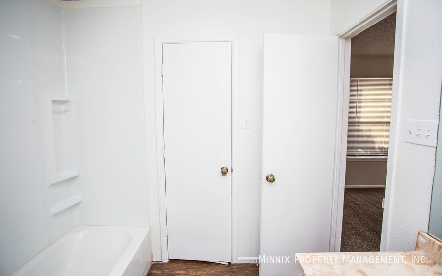 Building Photo - 1103 80th St