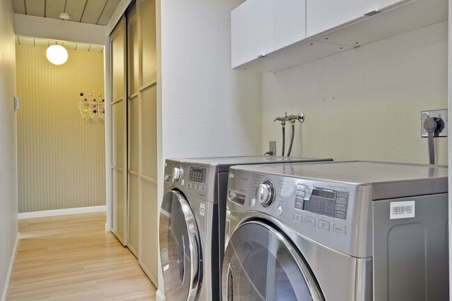 Building Photo - 4BD/2BA Cupertino Gem with Modern Upgrades!