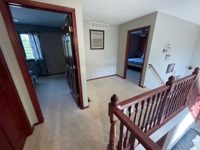 Building Photo - 810 Briarwood Dr