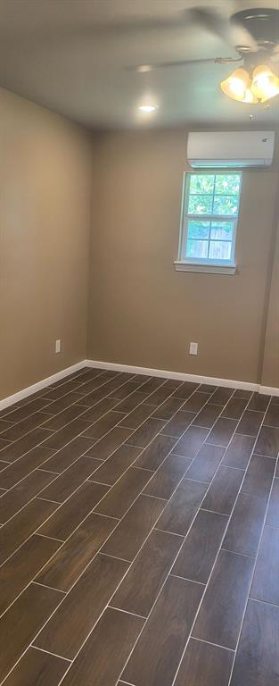 Building Photo - 3906 Oakside Dr
