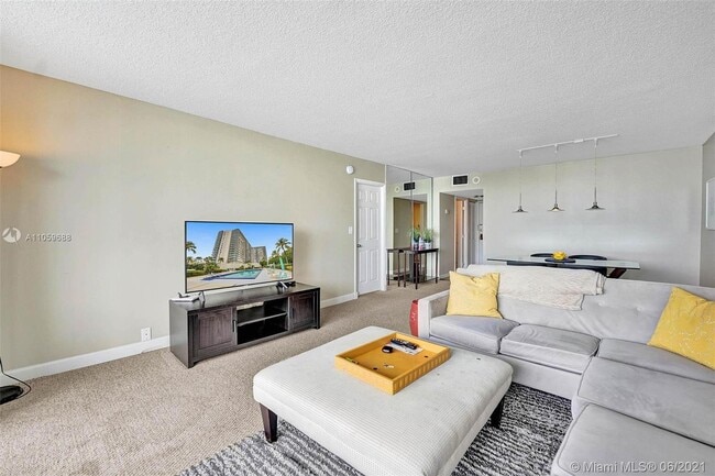 Building Photo - 3800 S Ocean Dr