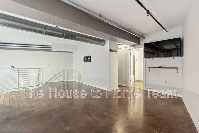 Building Photo - 415 St Pauls Blvd