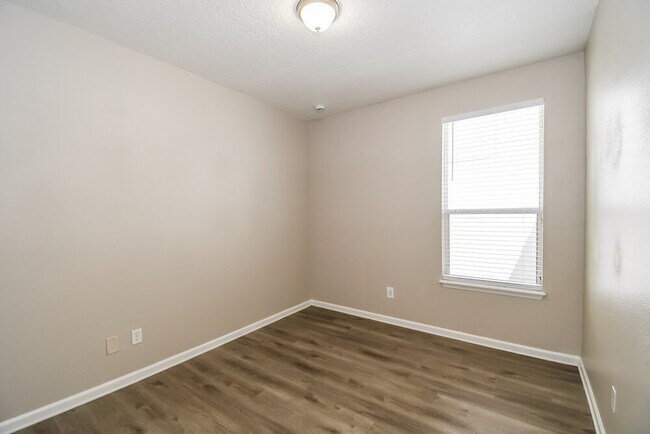 Building Photo - 849 Quiet Stone Ln